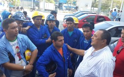 20130617_094058 A greve surtiu efeito, com isso, a Fermazon se disponibilizou a cumprir o acordo e solucionar os problemas registrados na pauta de reivindicações.