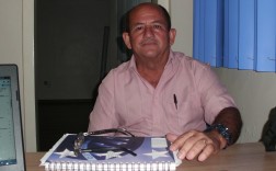 CIMG0069 “O problema são os piratas da indústria naval, que se instalam nos beiradões para construir embarcações de pequeno porte, sem segurança”, adverte Edvaldo.