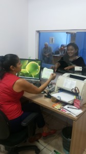 Maria Raimunda Fernandes em atendimento. Foto: Mirinéia Nascimento