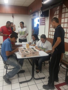 Funcionários da empresa LG Eletronics da Amazônia. Foto: Mirinéia Nascimento