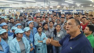 Assim como a palestra na Mondial, Valdemir Santana, tem chamado a atenção para que as empresas cumpram a CCT - foto: divulgação